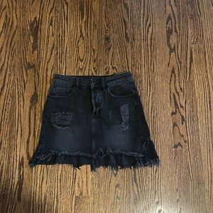 Kendall & Kylie black ruffle jean skirt